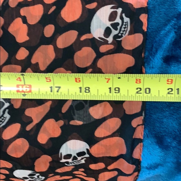 ☠️ Cool Skull Scarf - Picture 3 of 4